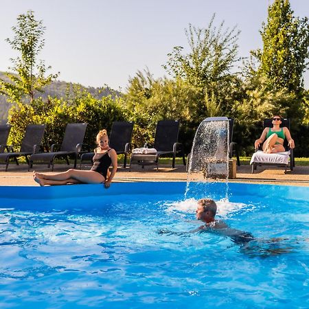 Lazensky A Wellness Hotel Nivamare Лугачовице Экстерьер фото