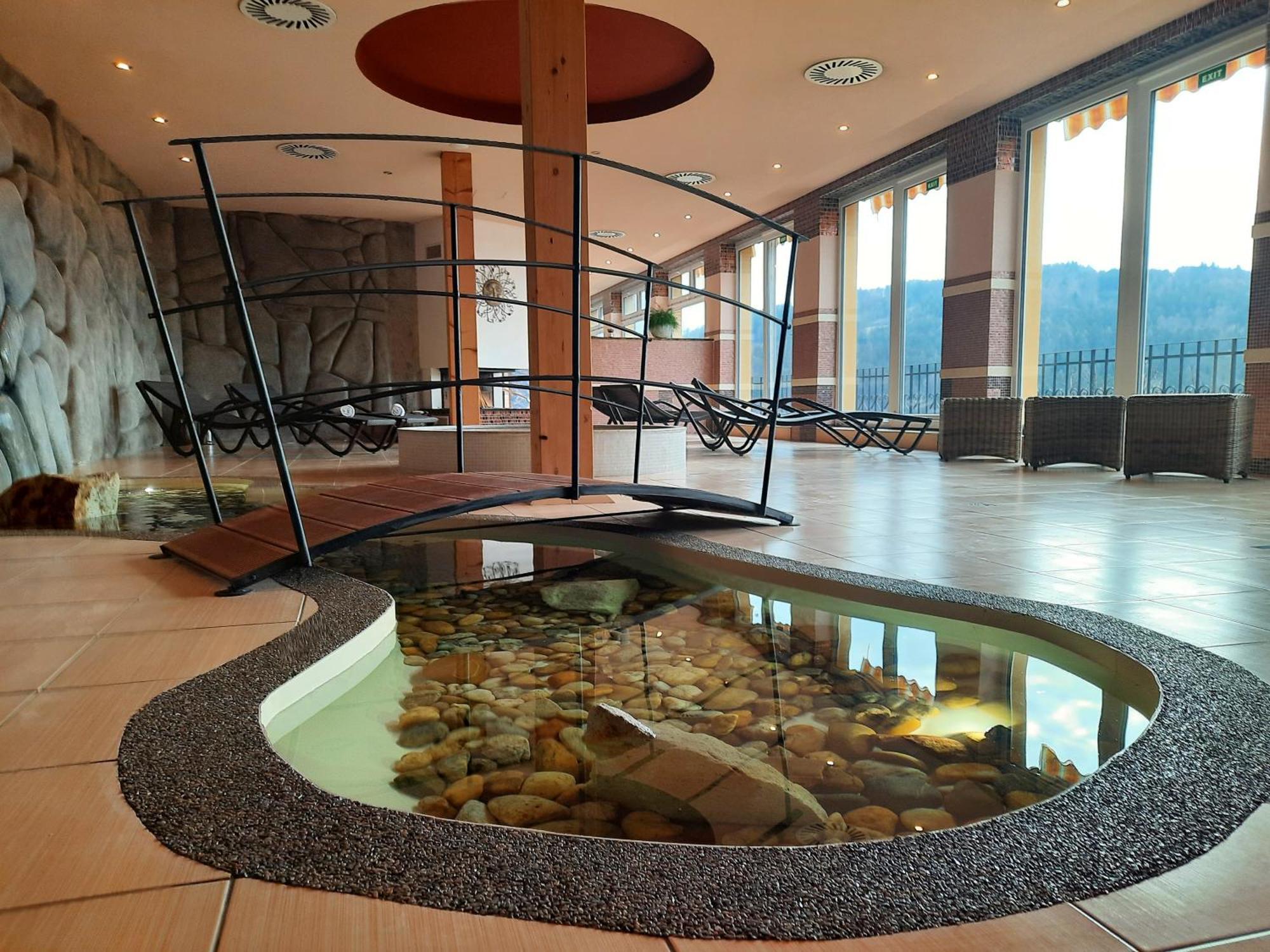 Lazensky A Wellness Hotel Nivamare Лугачовице Экстерьер фото