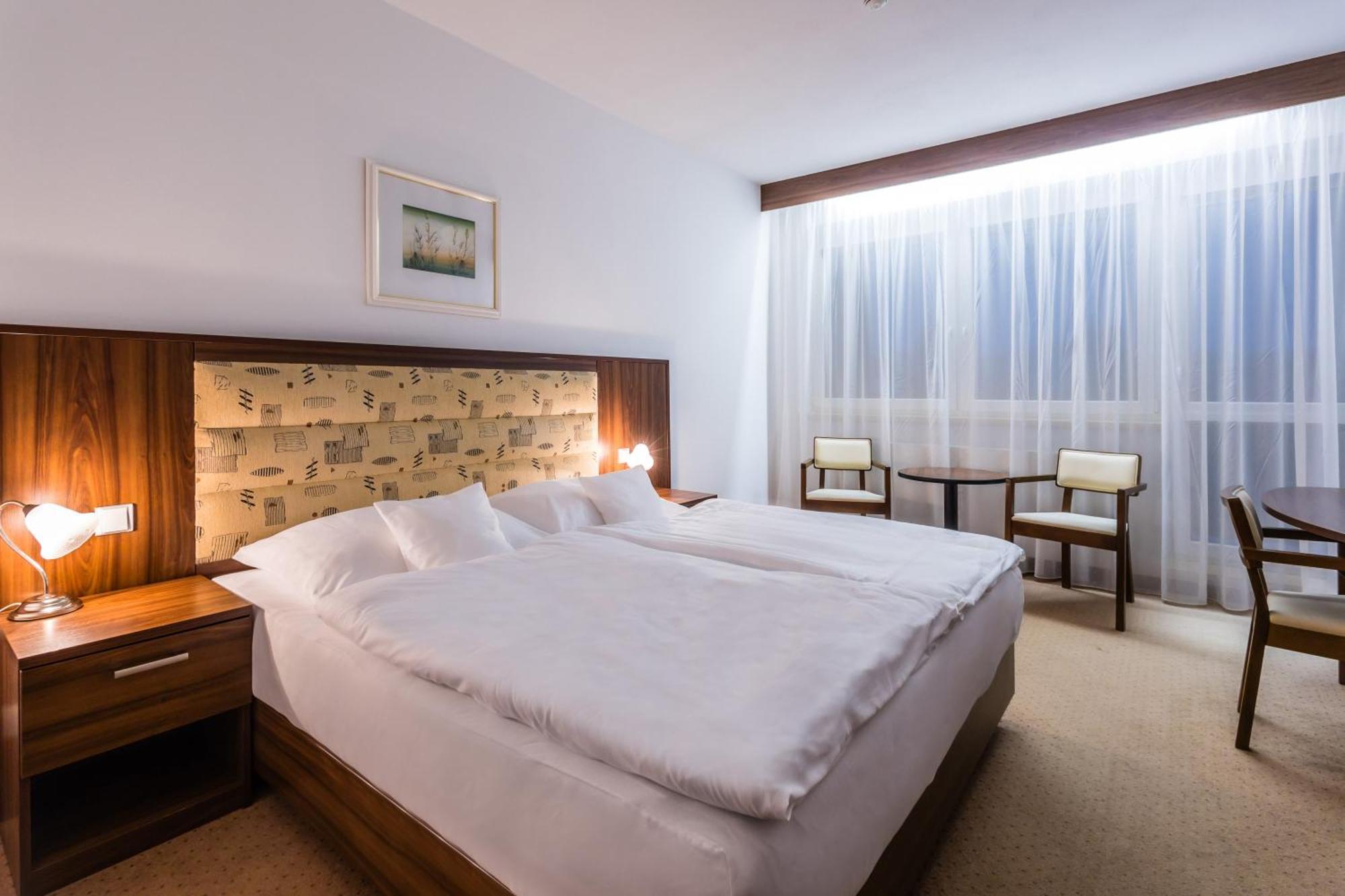 Lazensky A Wellness Hotel Nivamare Лугачовице Экстерьер фото