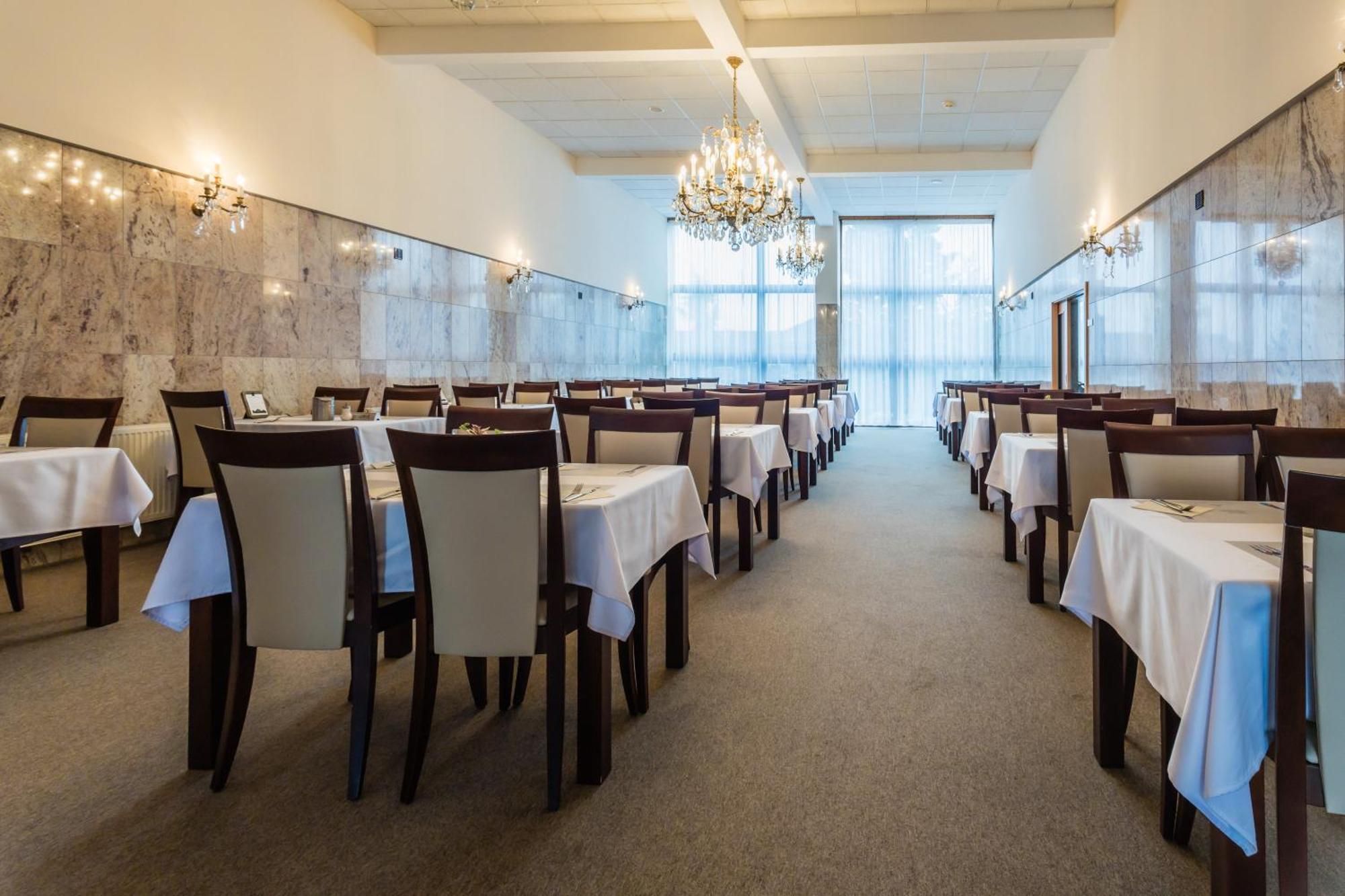 Lazensky A Wellness Hotel Nivamare Лугачовице Экстерьер фото