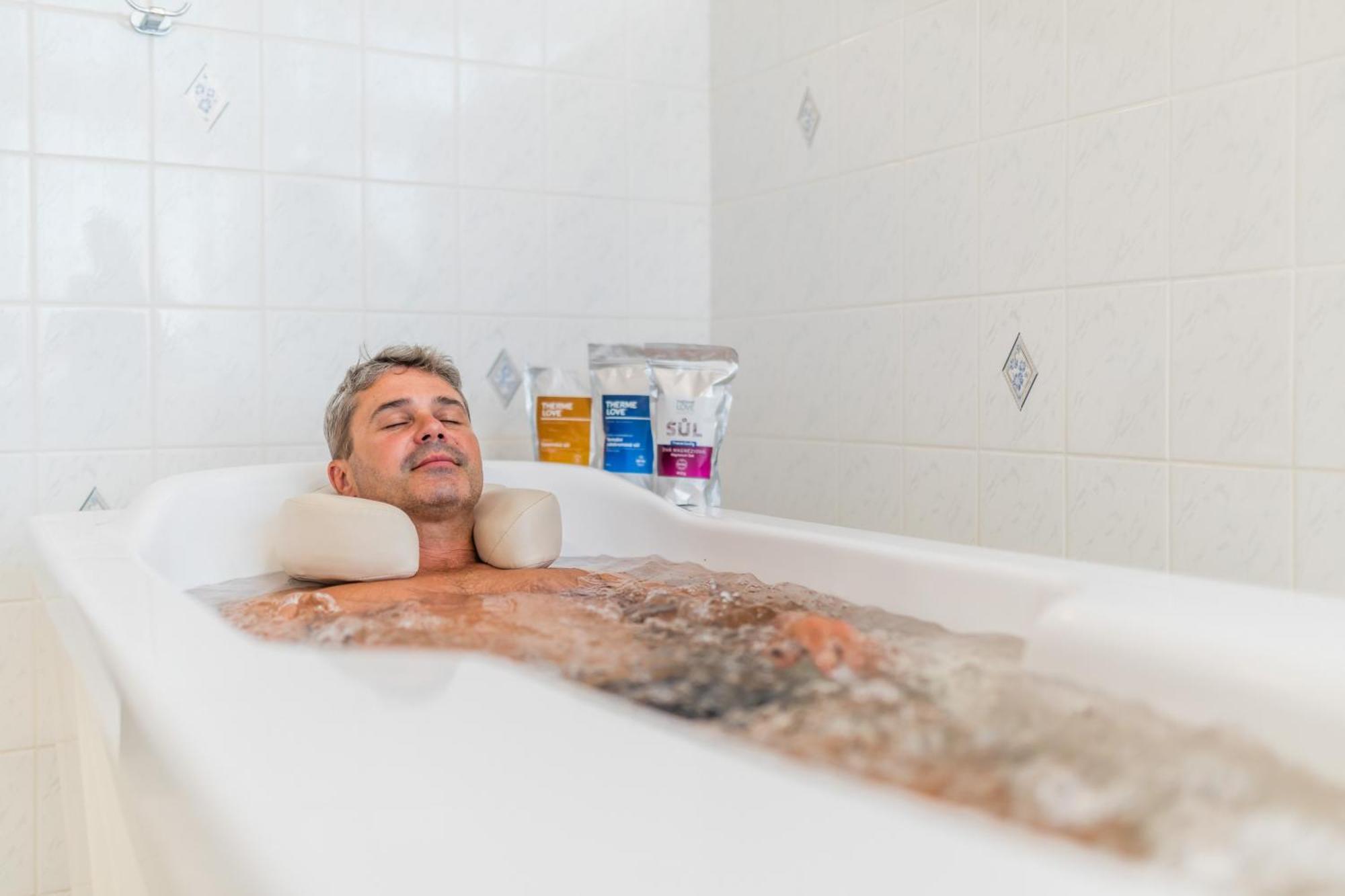 Lazensky A Wellness Hotel Nivamare Лугачовице Экстерьер фото