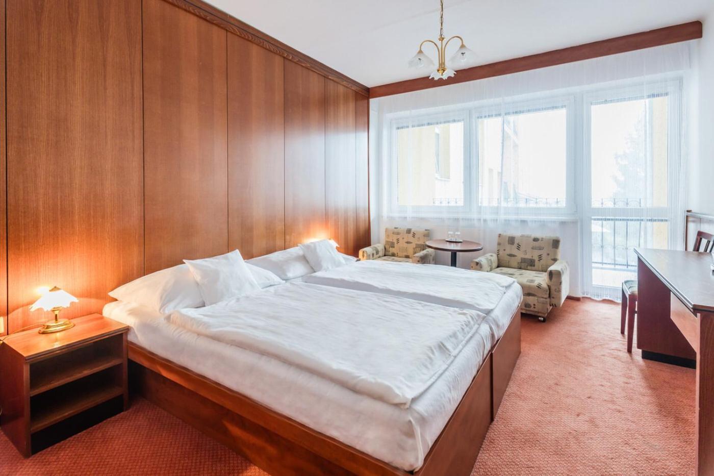Lazensky A Wellness Hotel Nivamare Лугачовице Номер фото